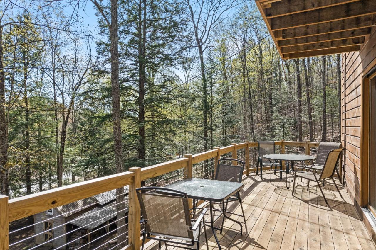 River Road Treehouse Retreat Warrensburg Exterior foto